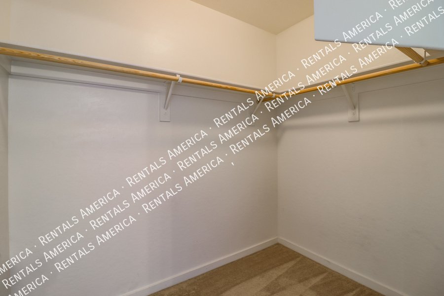 Large 3 Bedroom Mesa Townhome With Loft & Garage!!! property image