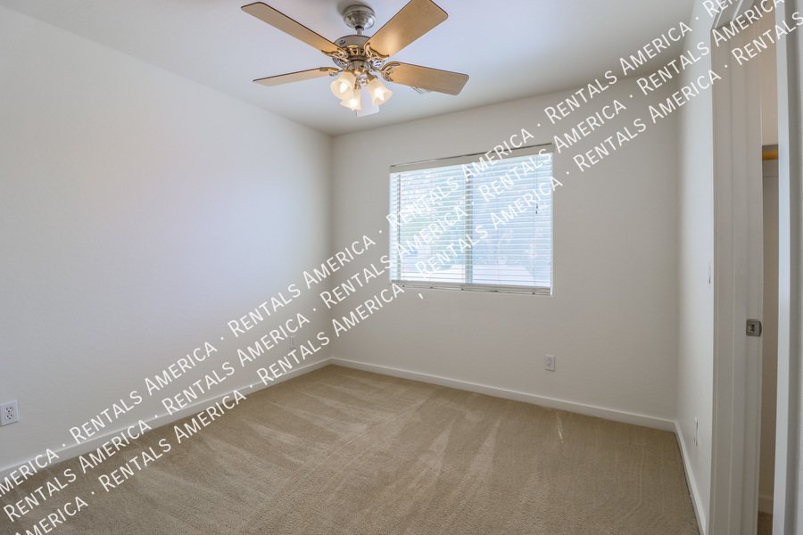 Large 3 Bedroom Mesa Townhome With Loft & Garage!!! property image