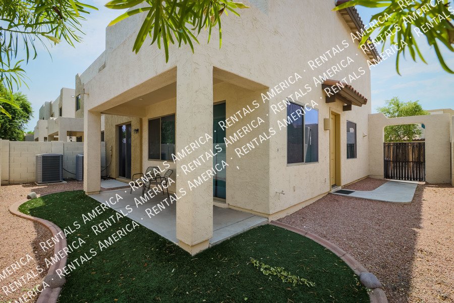 Large 3 Bedroom Mesa Townhome With Loft & Garage!!! property image