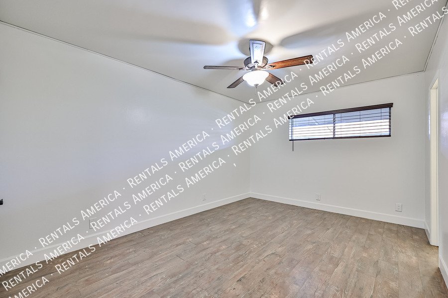 Spacious Upstairs 2BD 2BA Condo in Central Phoenix! property image