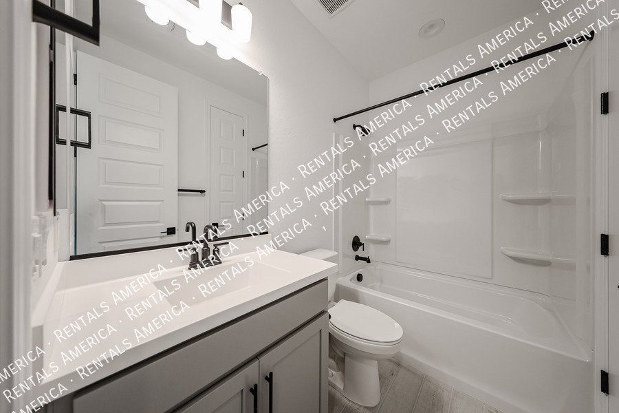 Move in Special!!! - Be the First Renter of a Brand New Home!!! property image