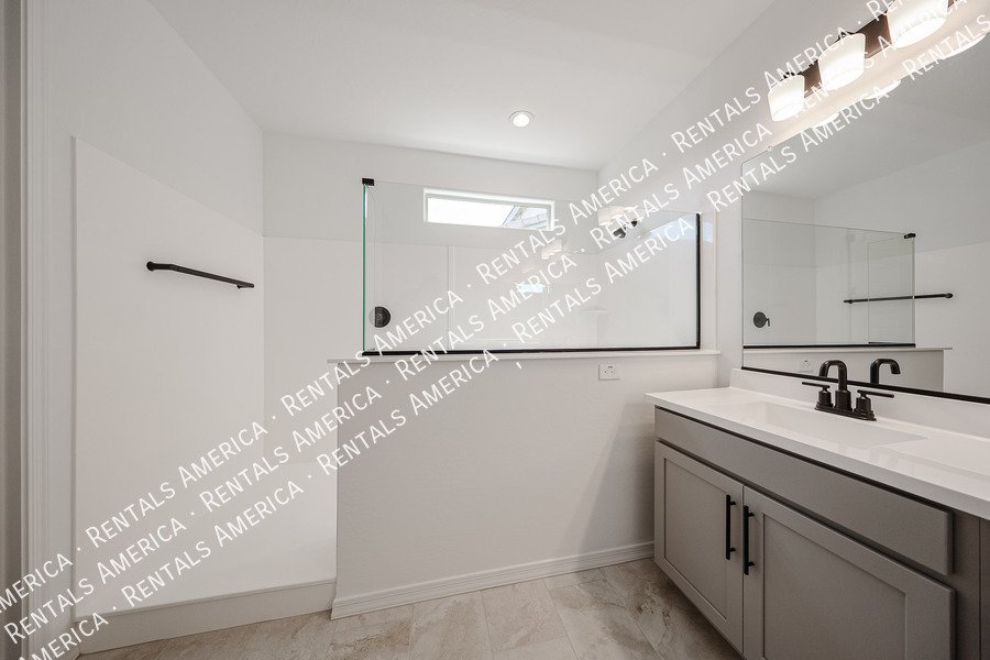 Move in Special!!! - Be the First Renter of a Brand New Home!!! property image