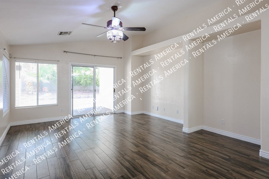 MOVE IN SPECIAL!!!!! 3 BEDROOM! property image