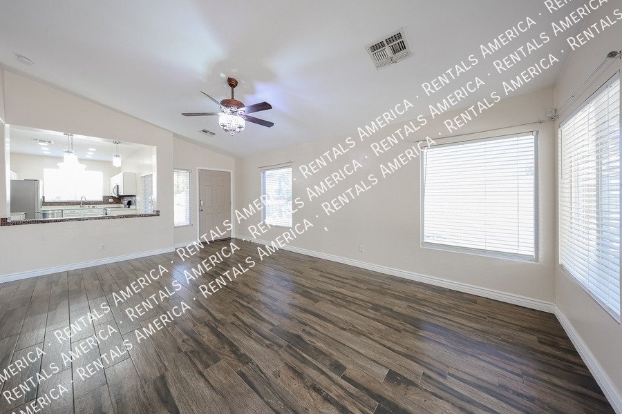 MOVE IN SPECIAL!!!!! 3 BEDROOM! property image