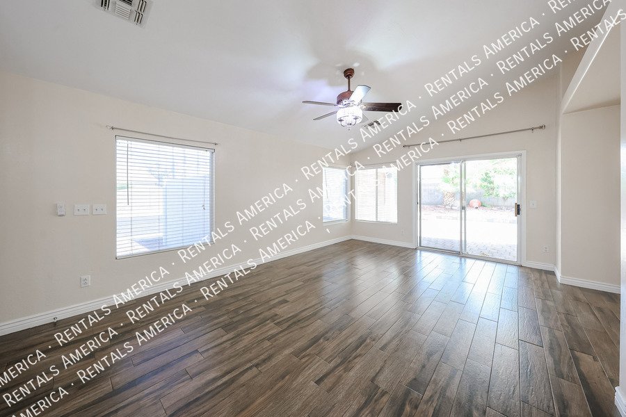 MOVE IN SPECIAL!!!!! 3 BEDROOM! property image