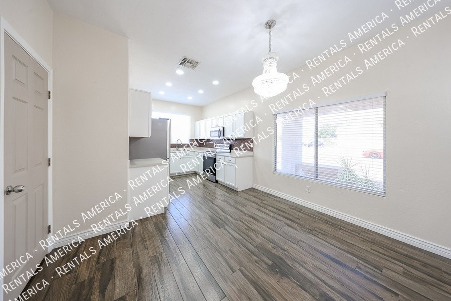 MOVE IN SPECIAL!!!!! 3 BEDROOM! property image