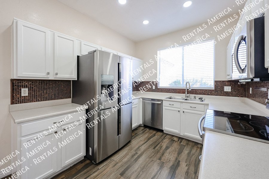 MOVE IN SPECIAL!!!!! 3 BEDROOM! property image