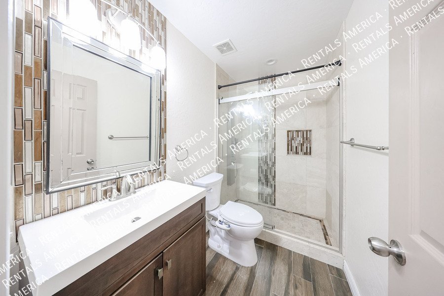 MOVE IN SPECIAL!!!!! 3 BEDROOM! property image