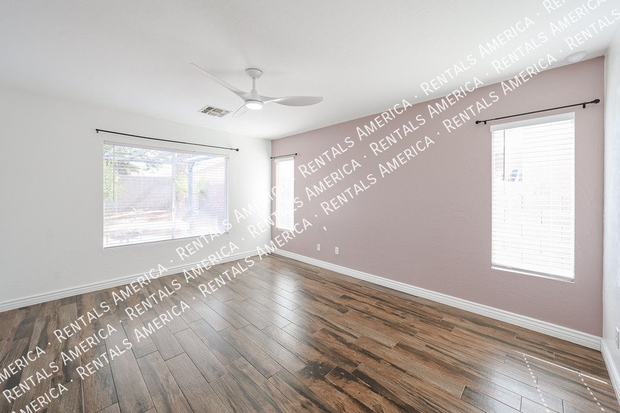 MOVE IN SPECIAL!!!!! 3 BEDROOM! property image
