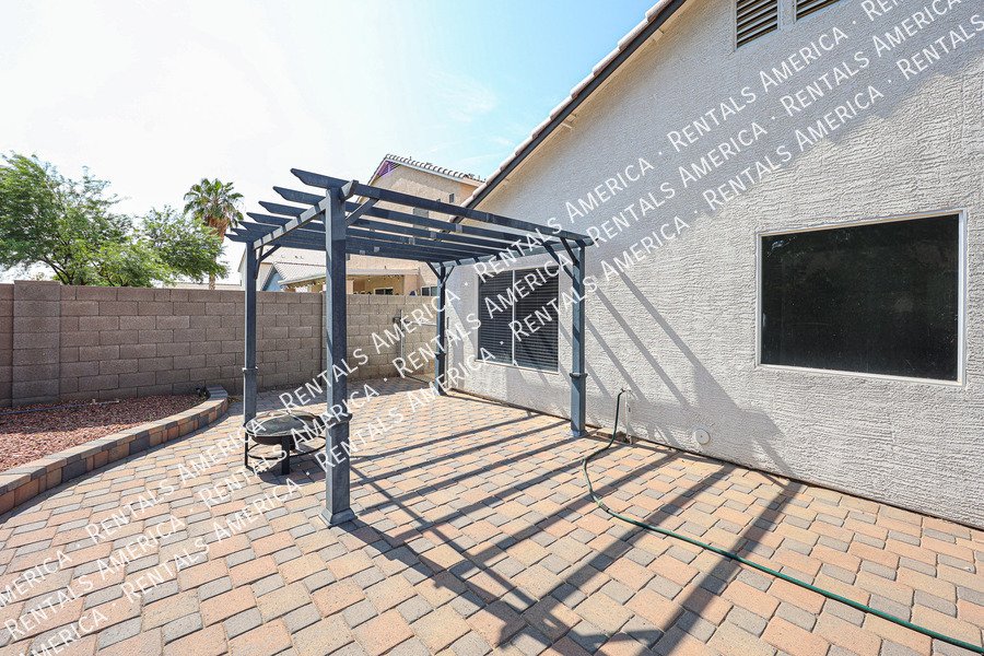MOVE IN SPECIAL!!!!! 3 BEDROOM! property image