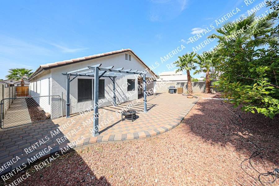 MOVE IN SPECIAL!!!!! 3 BEDROOM! property image