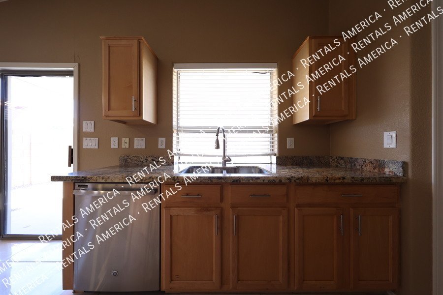Welcome to 42604 W Oakland property image