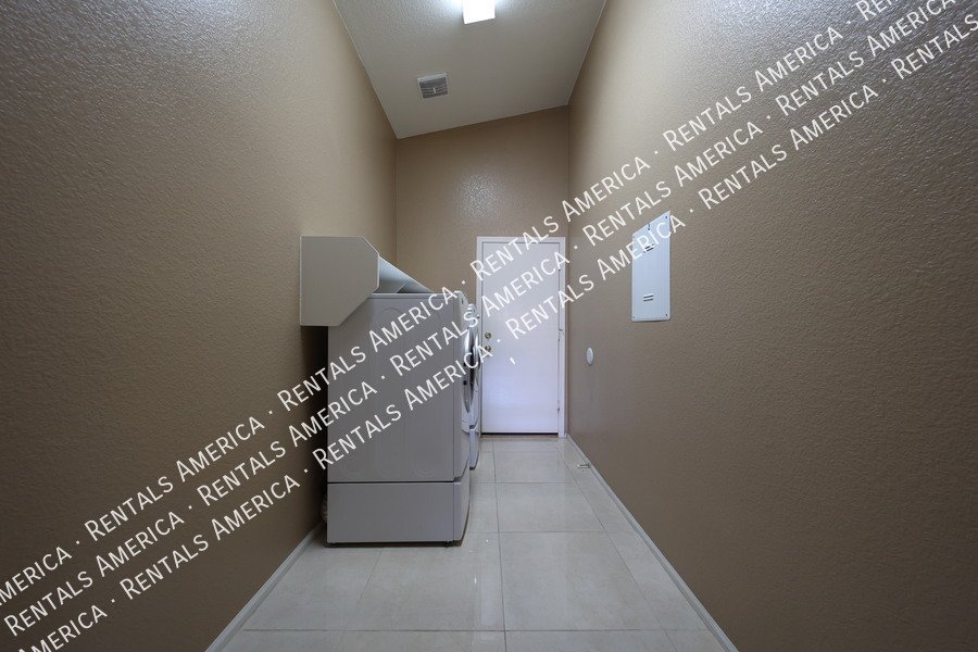 Welcome to 42604 W Oakland property image
