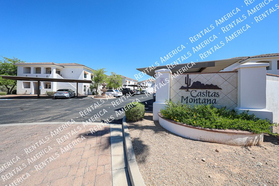 Bright and Spacious 2 bed 2 bath condo with Vaulted Ceilings! property image