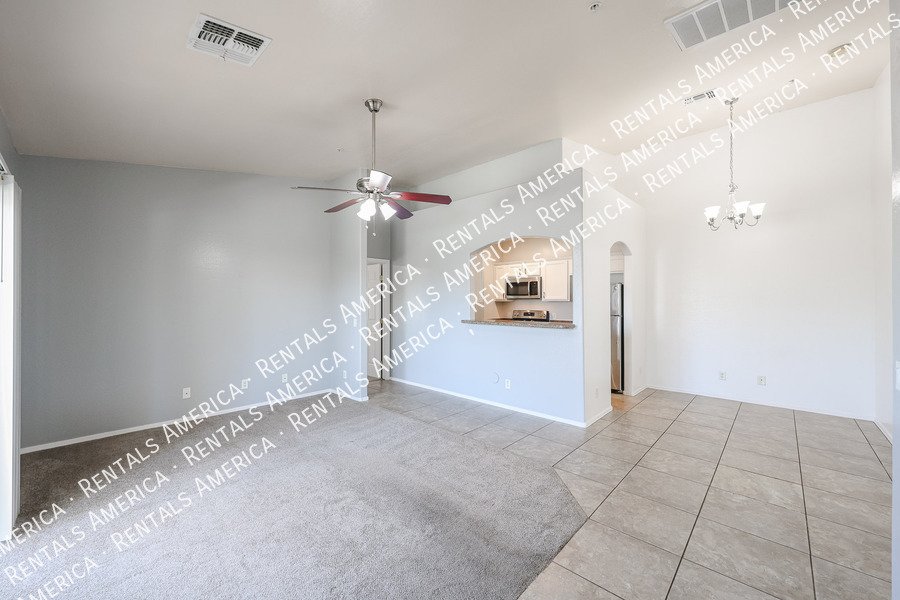 Bright and Spacious 2 bed 2 bath condo with Vaulted Ceilings! property image