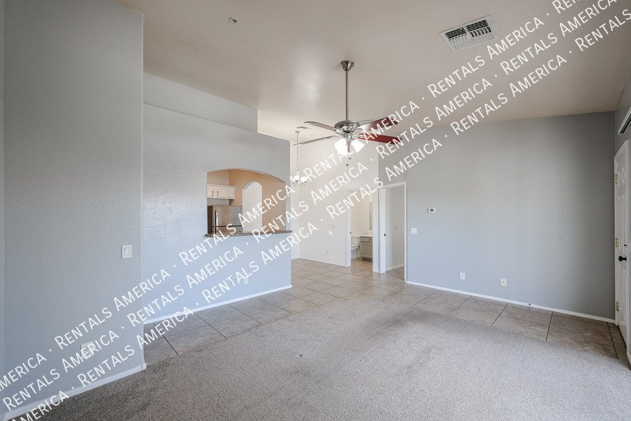Bright and Spacious 2 bed 2 bath condo with Vaulted Ceilings! property image