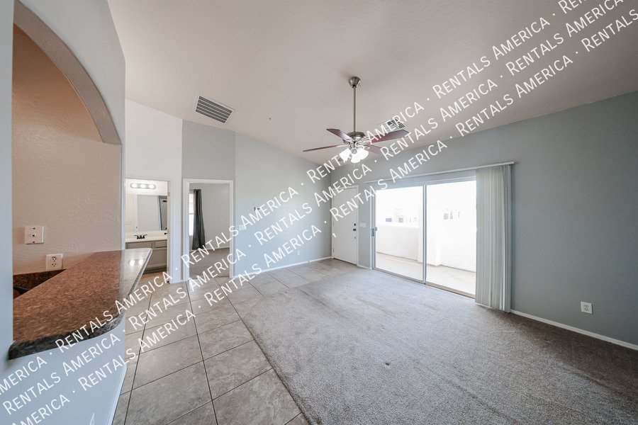 Bright and Spacious 2 bed 2 bath condo with Vaulted Ceilings! property image