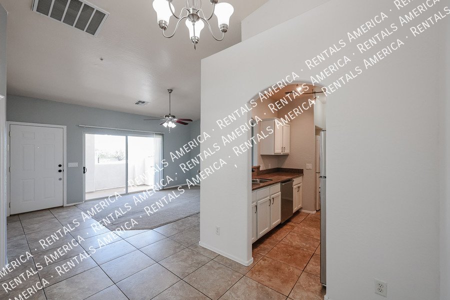 Bright and Spacious 2 bed 2 bath condo with Vaulted Ceilings! property image
