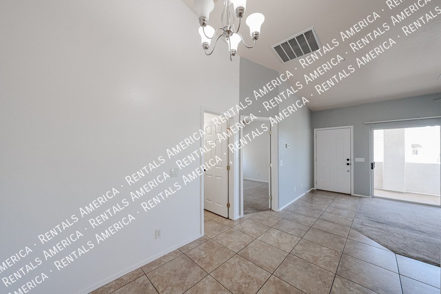 Bright and Spacious 2 bed 2 bath condo with Vaulted Ceilings! property image