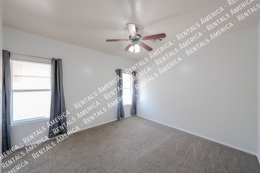 Bright and Spacious 2 bed 2 bath condo with Vaulted Ceilings! property image