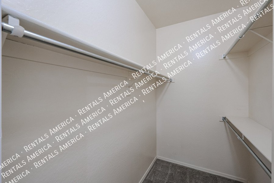 Bright and Spacious 2 bed 2 bath condo with Vaulted Ceilings! property image