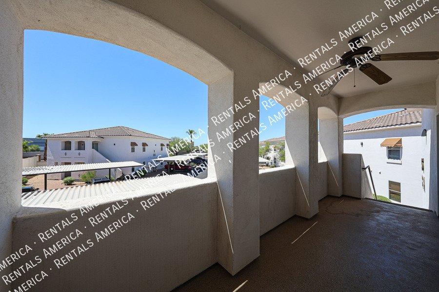 Bright and Spacious 2 bed 2 bath condo with Vaulted Ceilings! property image