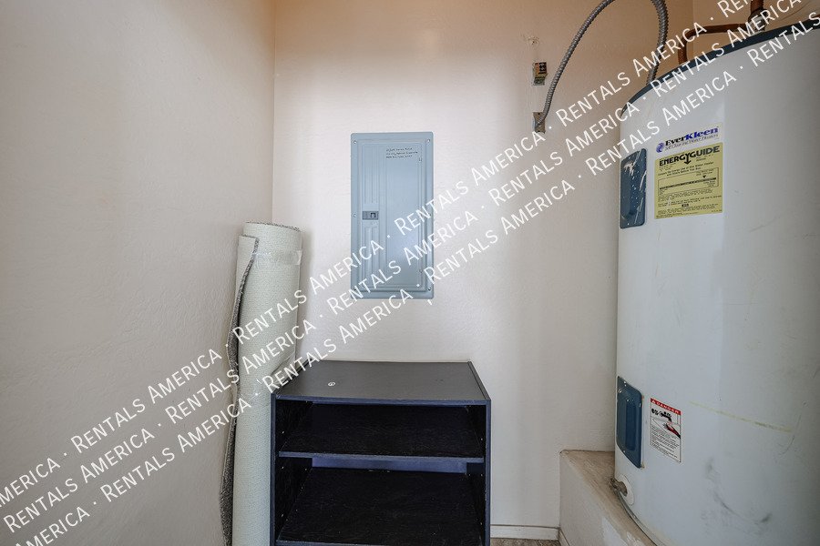Bright and Spacious 2 bed 2 bath condo with Vaulted Ceilings! property image
