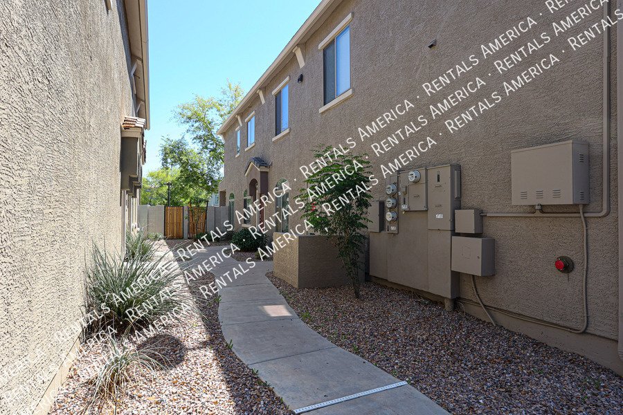 What a great 4 bedroom 2 1/2 bath! property image