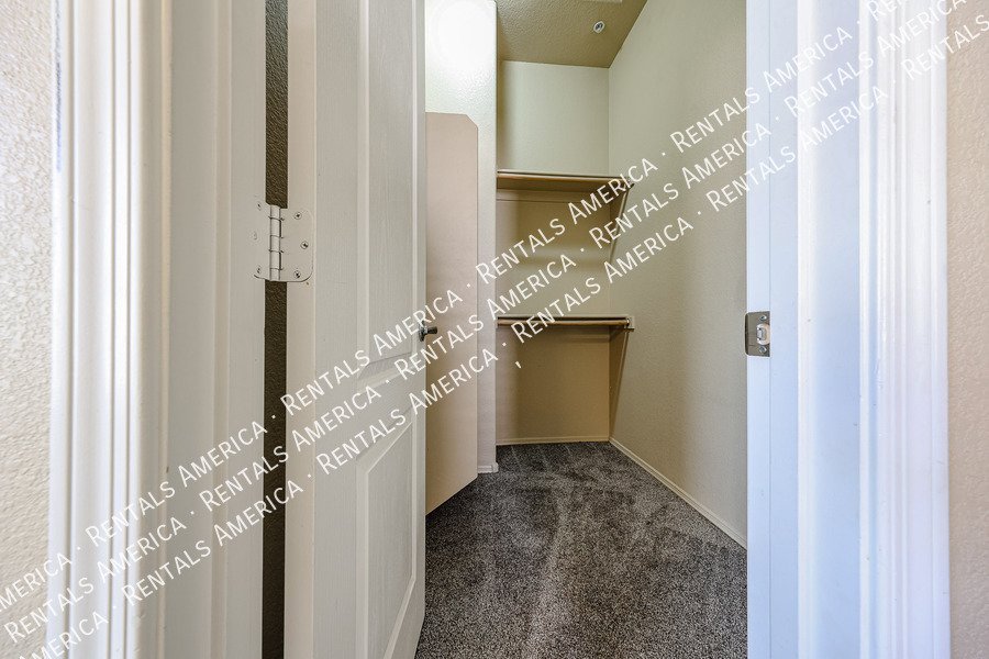 What a great 4 bedroom 2 1/2 bath! property image