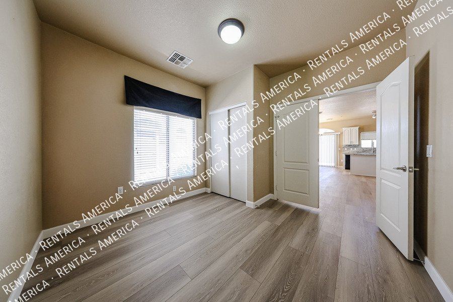 What a great 4 bedroom 2 1/2 bath! property image