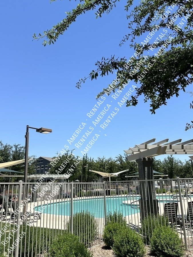 What a great 4 bedroom 2 1/2 bath! property image
