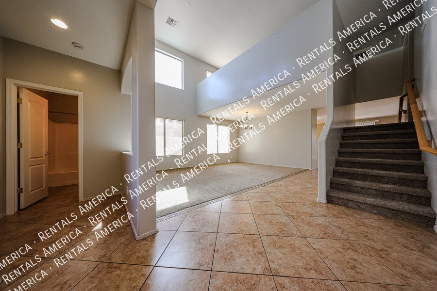 Beautiful 5 bedroom home property image