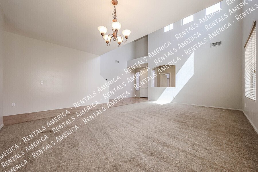 Beautiful 5 bedroom home property image