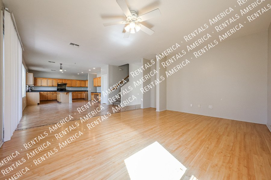 Beautiful 5 bedroom home property image