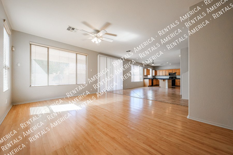 Beautiful 5 bedroom home property image