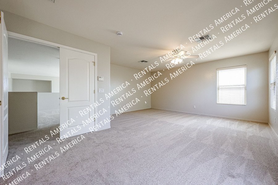 Beautiful 5 bedroom home property image