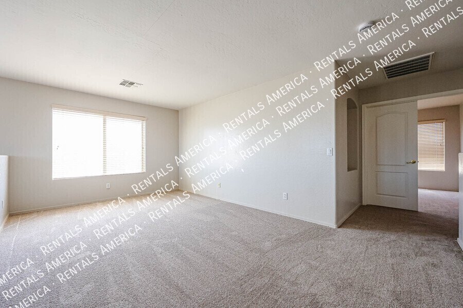 Beautiful 5 bedroom home property image