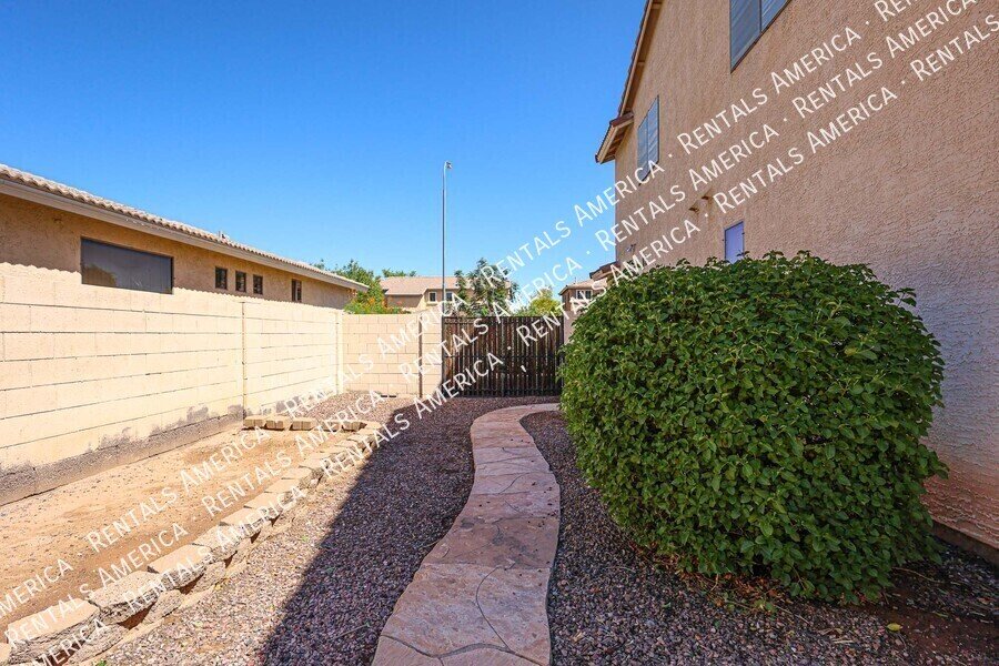 Beautiful 5 bedroom home property image