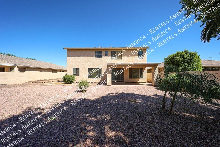 Beautiful 5 bedroom home property image