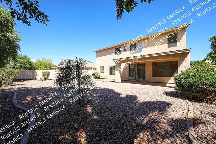 Beautiful 5 bedroom home property image