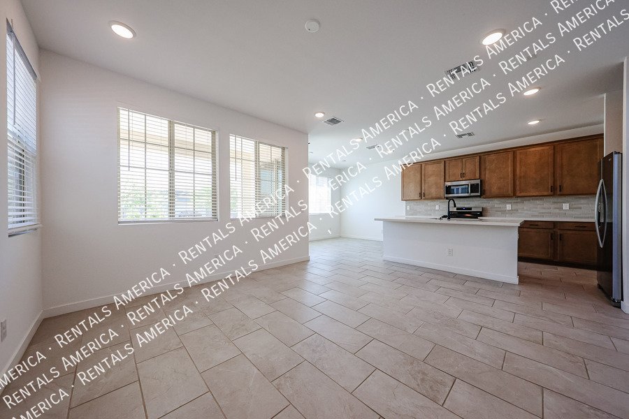 MOVE IN READY 4BR IN EASTMARK property image
