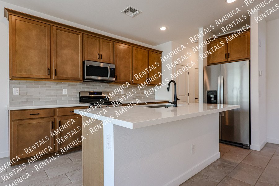MOVE IN READY 4BR IN EASTMARK property image