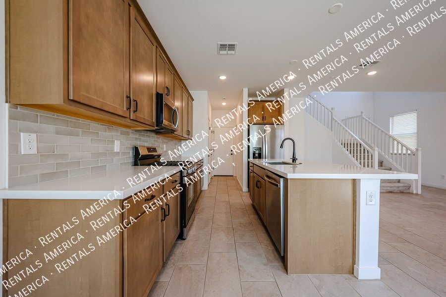 MOVE IN READY 4BR IN EASTMARK property image