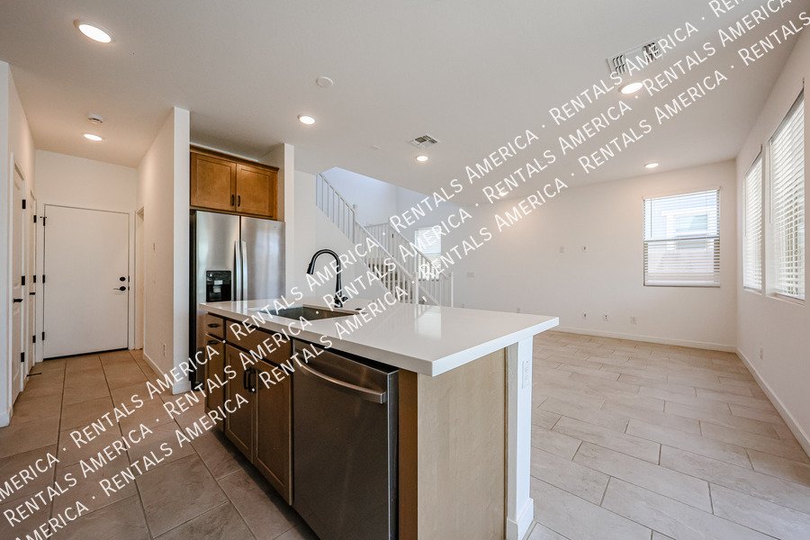 MOVE IN READY 4BR IN EASTMARK property image