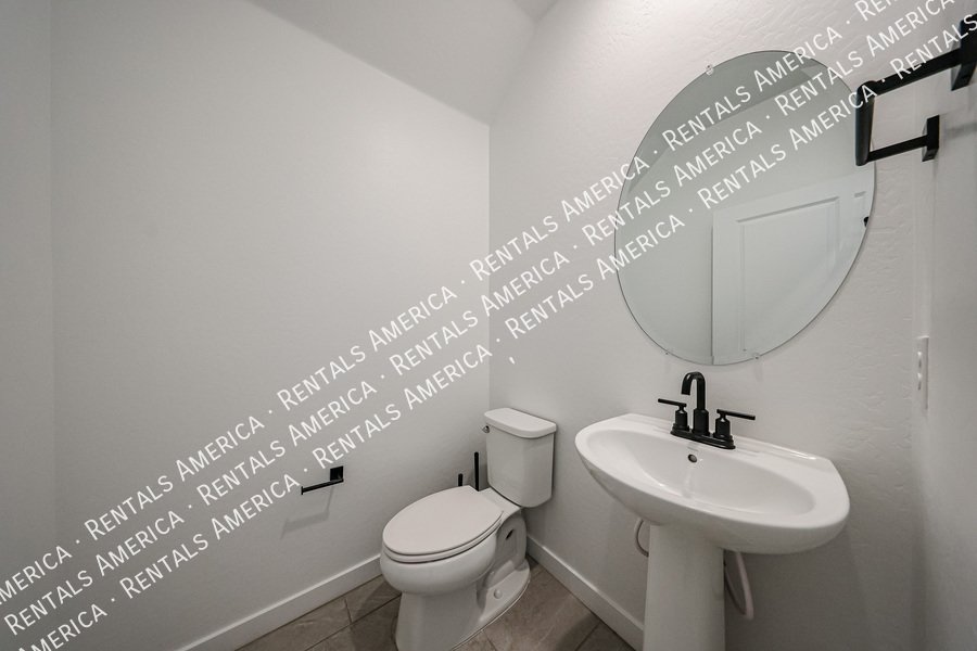 MOVE IN READY 4BR IN EASTMARK property image