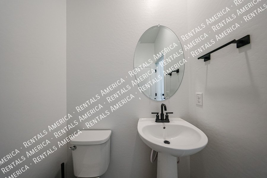 MOVE IN READY 4BR IN EASTMARK property image