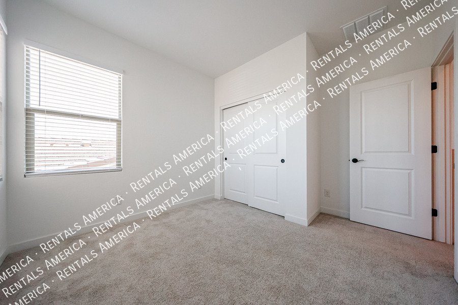 MOVE IN READY 4BR IN EASTMARK property image