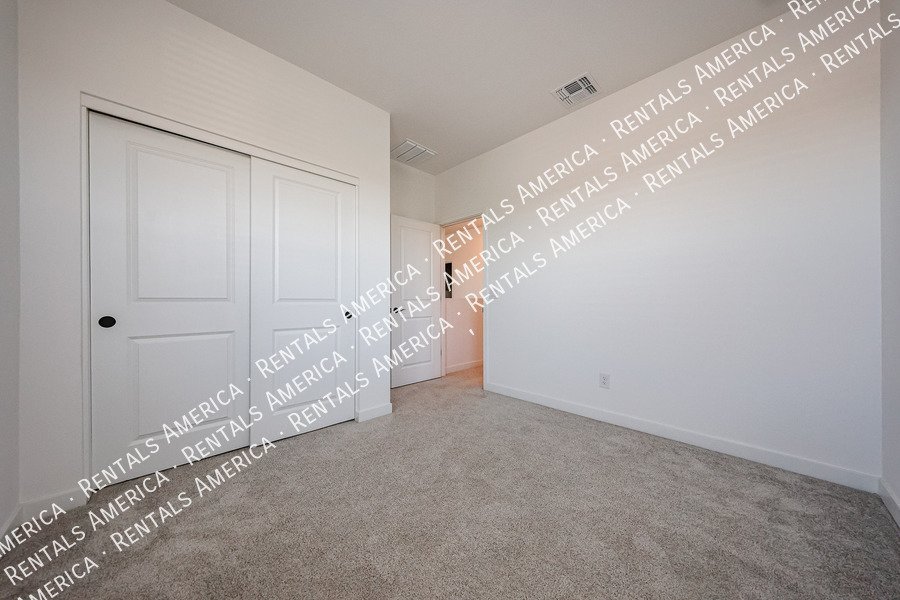 MOVE IN READY 4BR IN EASTMARK property image