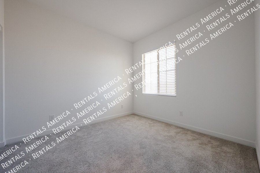 MOVE IN READY 4BR IN EASTMARK property image