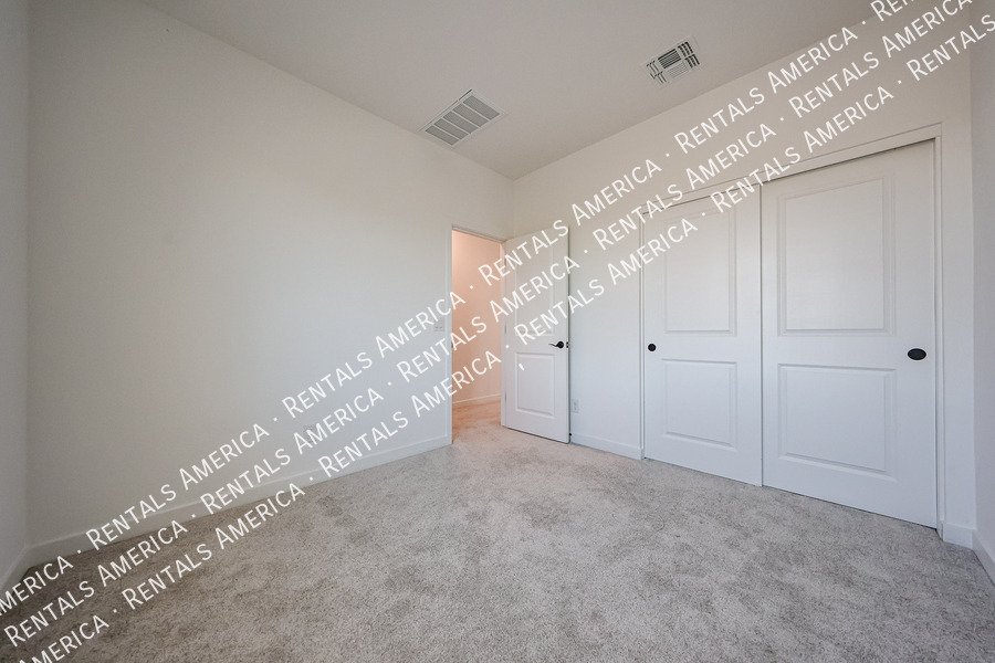 MOVE IN READY 4BR IN EASTMARK property image
